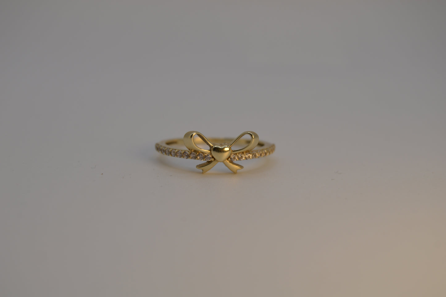Anillo corazón moño