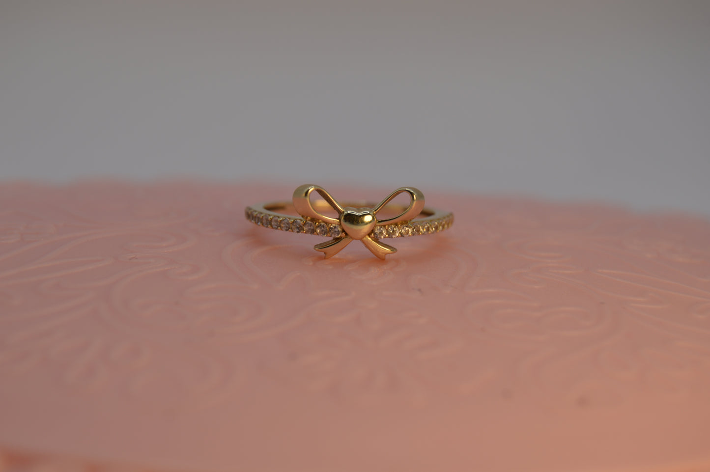 Anillo corazón moño