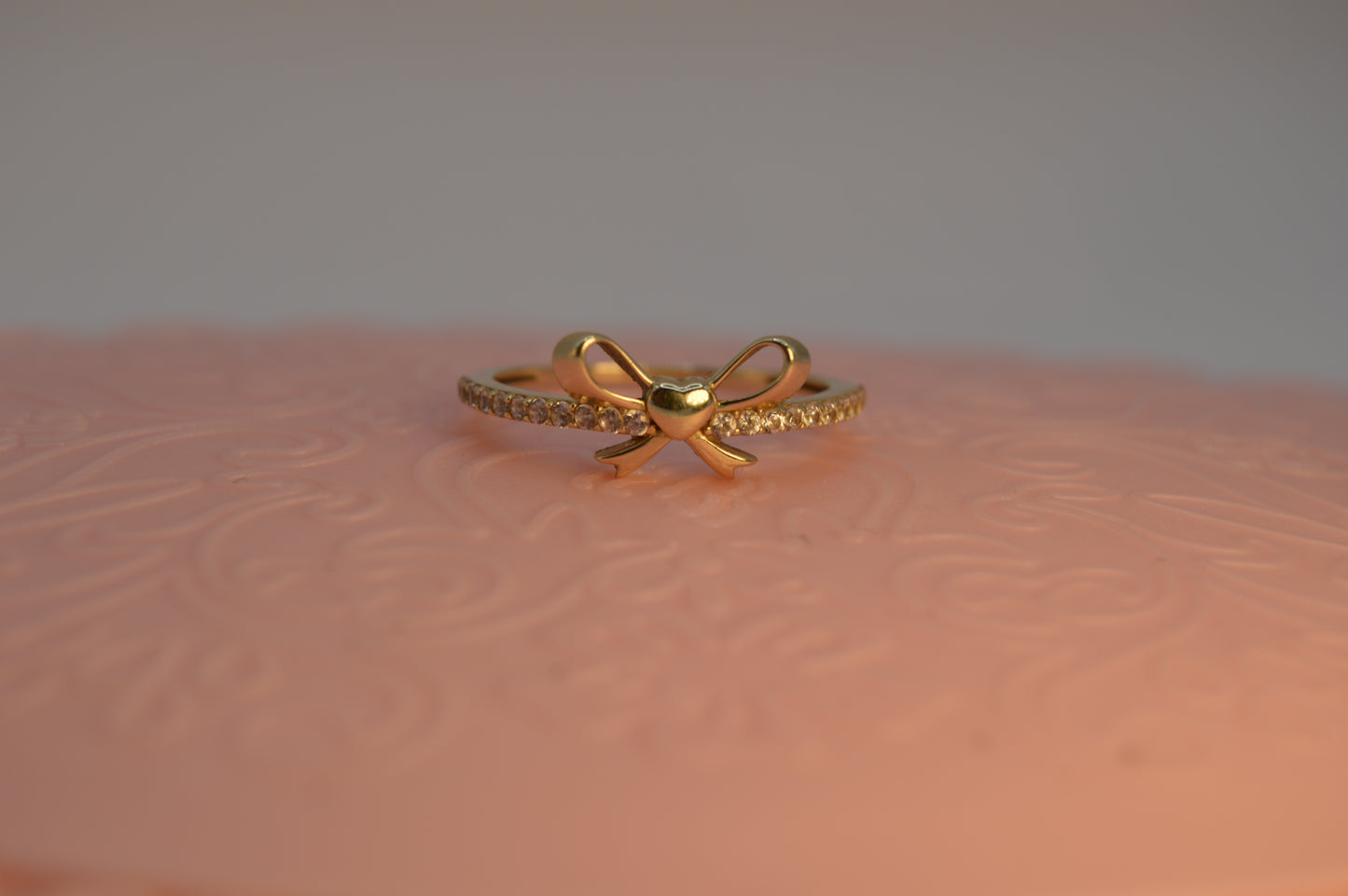 Anillo corazón moño