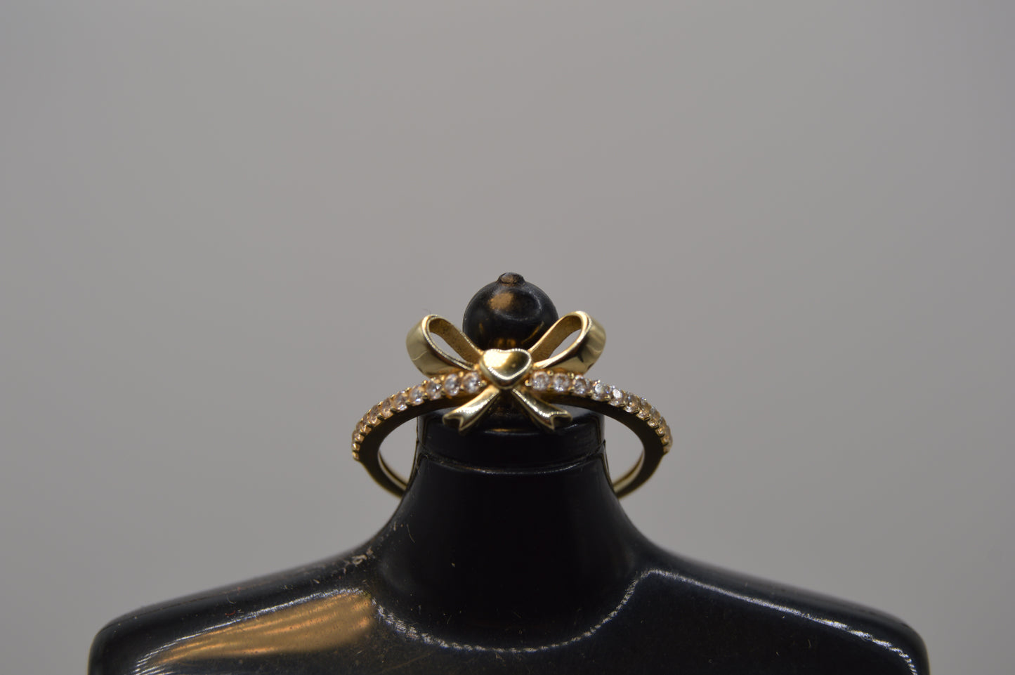 Anillo corazón moño