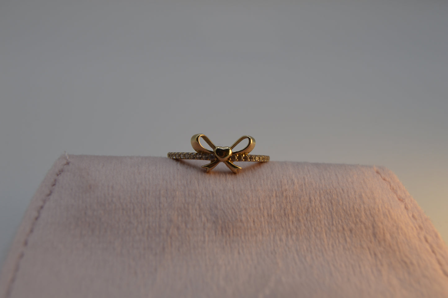 Anillo corazón moño