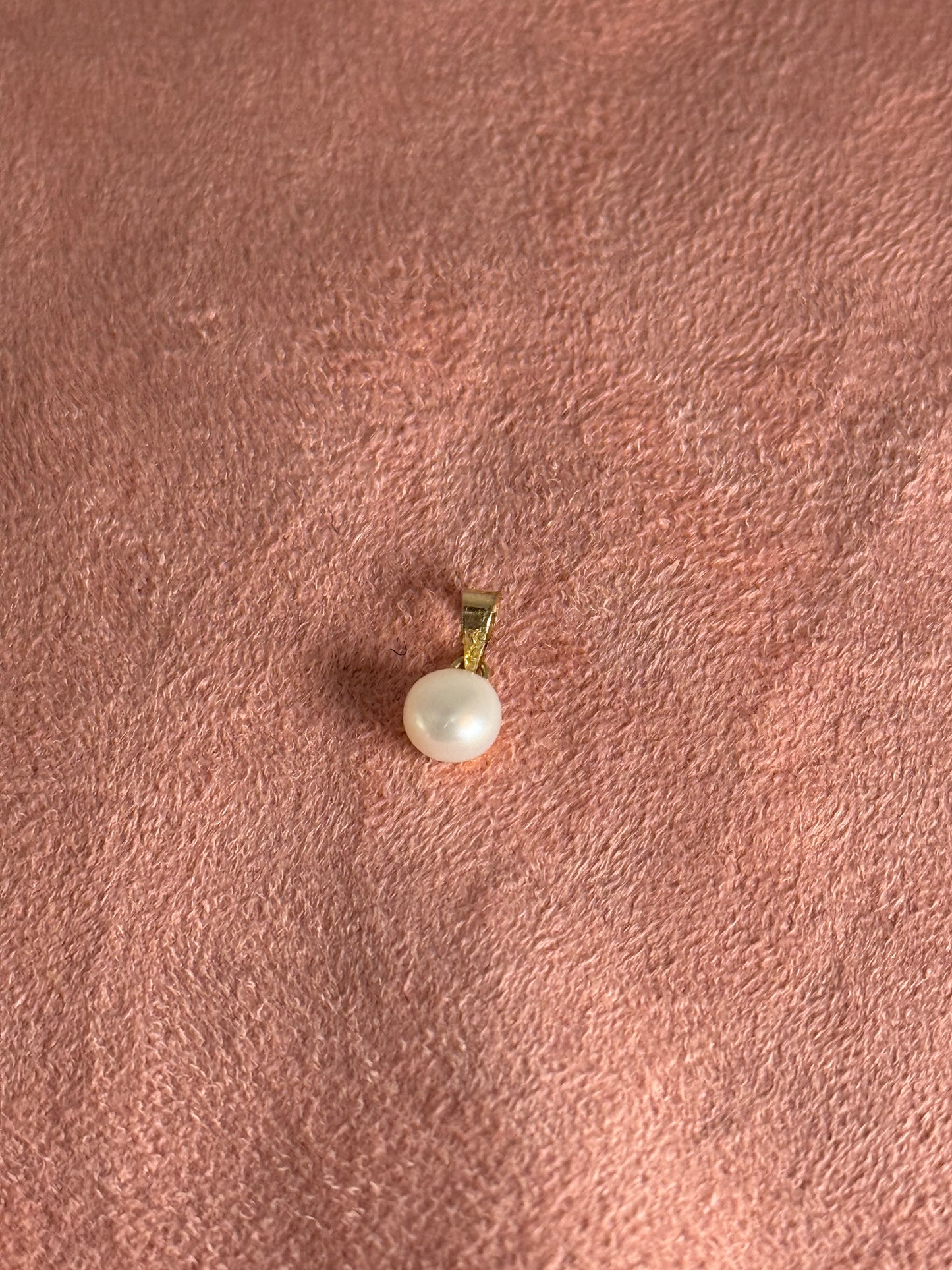 Dije de perla natural Oro 10k